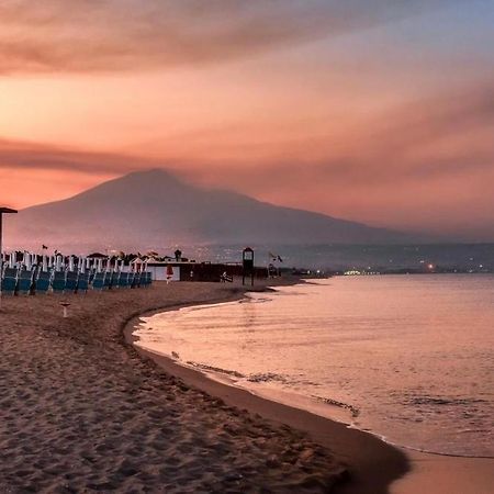 Casa Vacanza Nina 17 Aeroporto di Catania Fontana Rossa Esterno foto