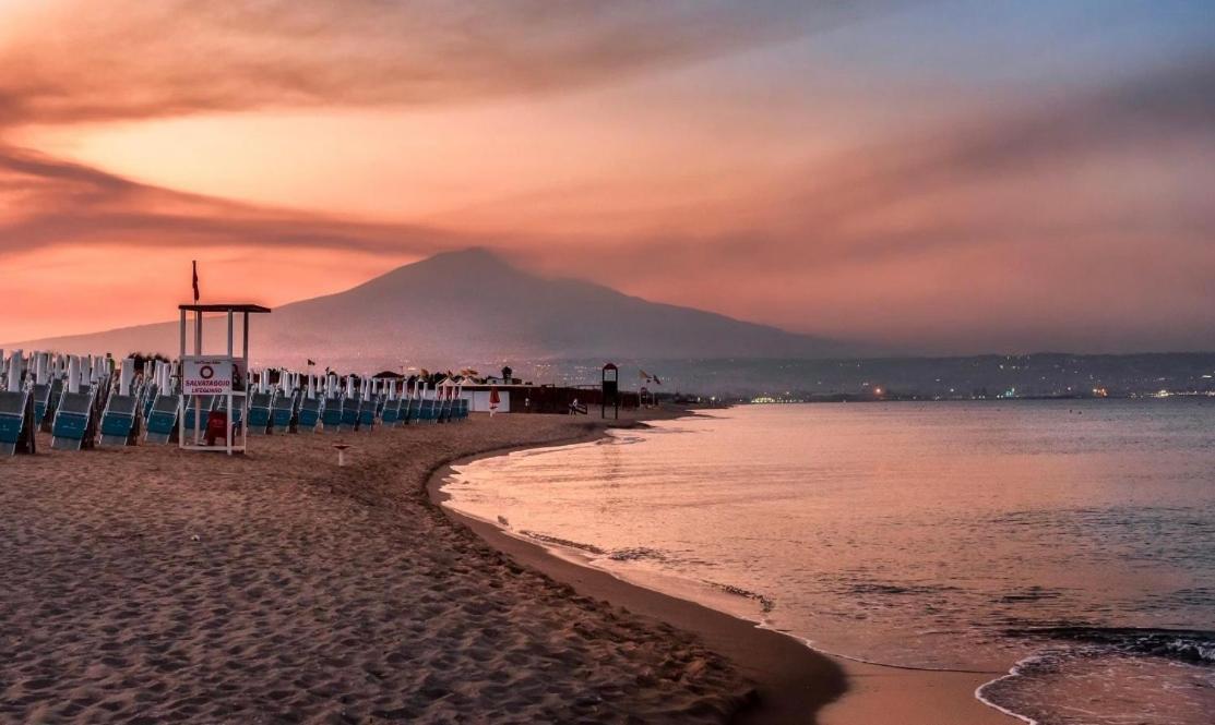 Casa Vacanza Nina 17 Aeroporto di Catania Fontana Rossa Esterno foto